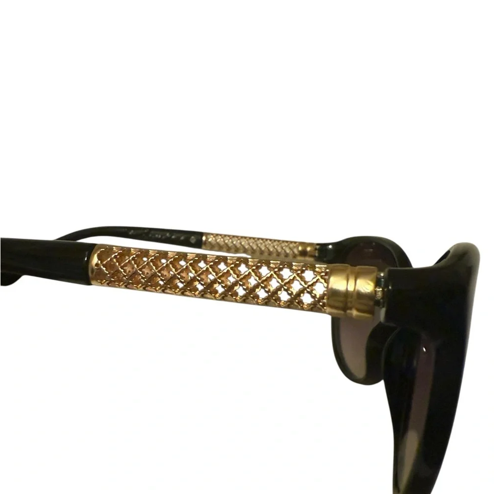 PIRANHA Chic Black Sunglasses with gorgeous gold Temple_12